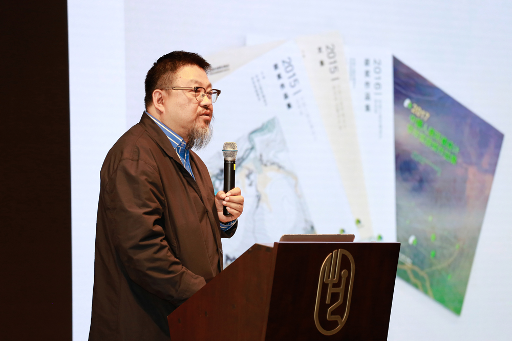 方曉風(fēng)老師回顧2018中國(guó)人居環(huán)境設(shè)計(jì)學(xué)年獎(jiǎng).jpg
